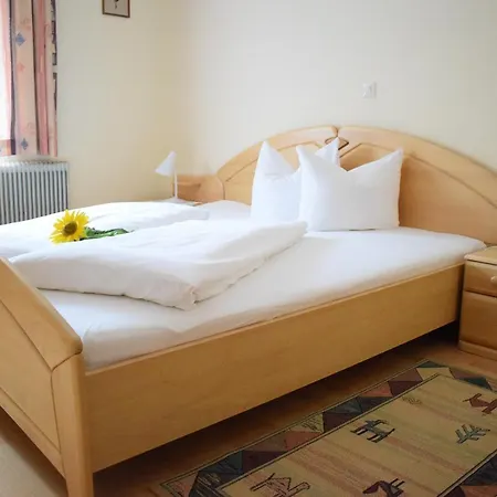 Fruehstuecks-radpension Taurer-thoman 3*