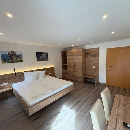 Fruehstuecks-radpension Taurer-thoman 3*