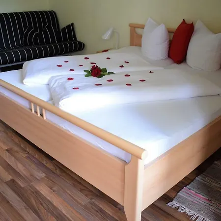 Fruehstuecks-radpension Taurer-thoman Guest house