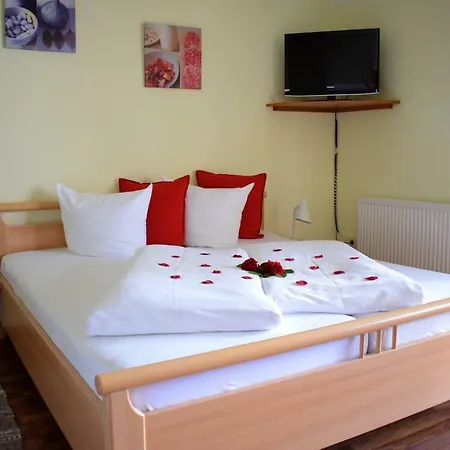 Fruehstuecks-radpension Taurer-thoman Guest house 3*